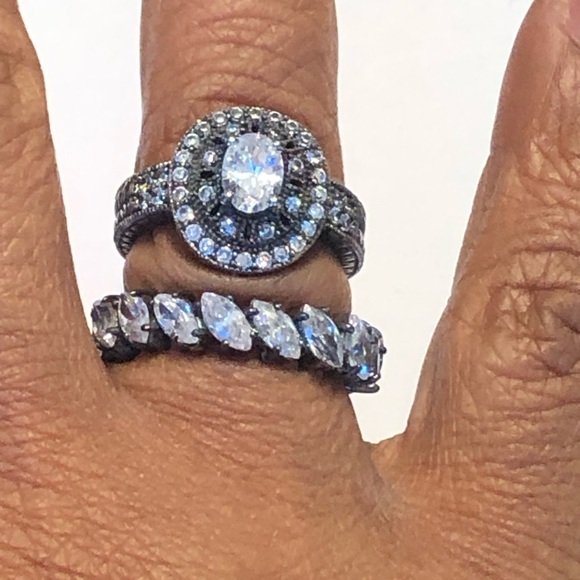 Vintage Antique Style Sterling Silver and Faux Diamond 2 Ring Set - Picture 3 of 11